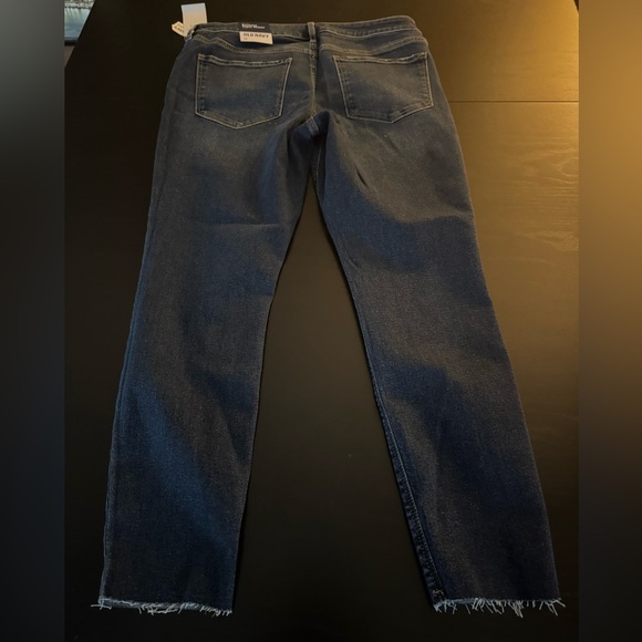 Old Navy Rockstar Jeans (6126) - Picture 2 of 4